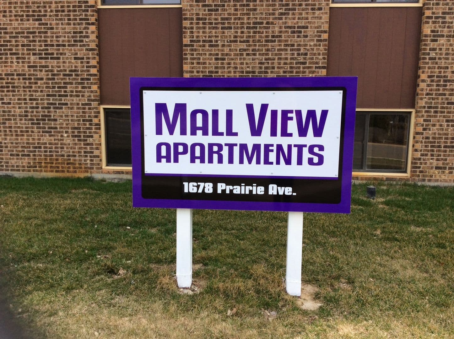 Dickinson Apartment: 1678 Prairie Avenue