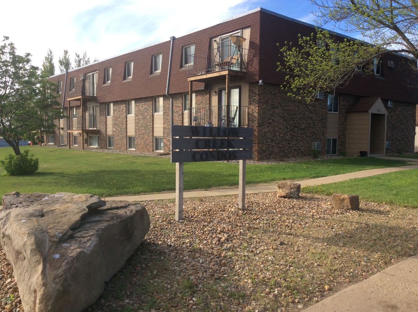 Dickinson Apartment: 1814 Praire Ave