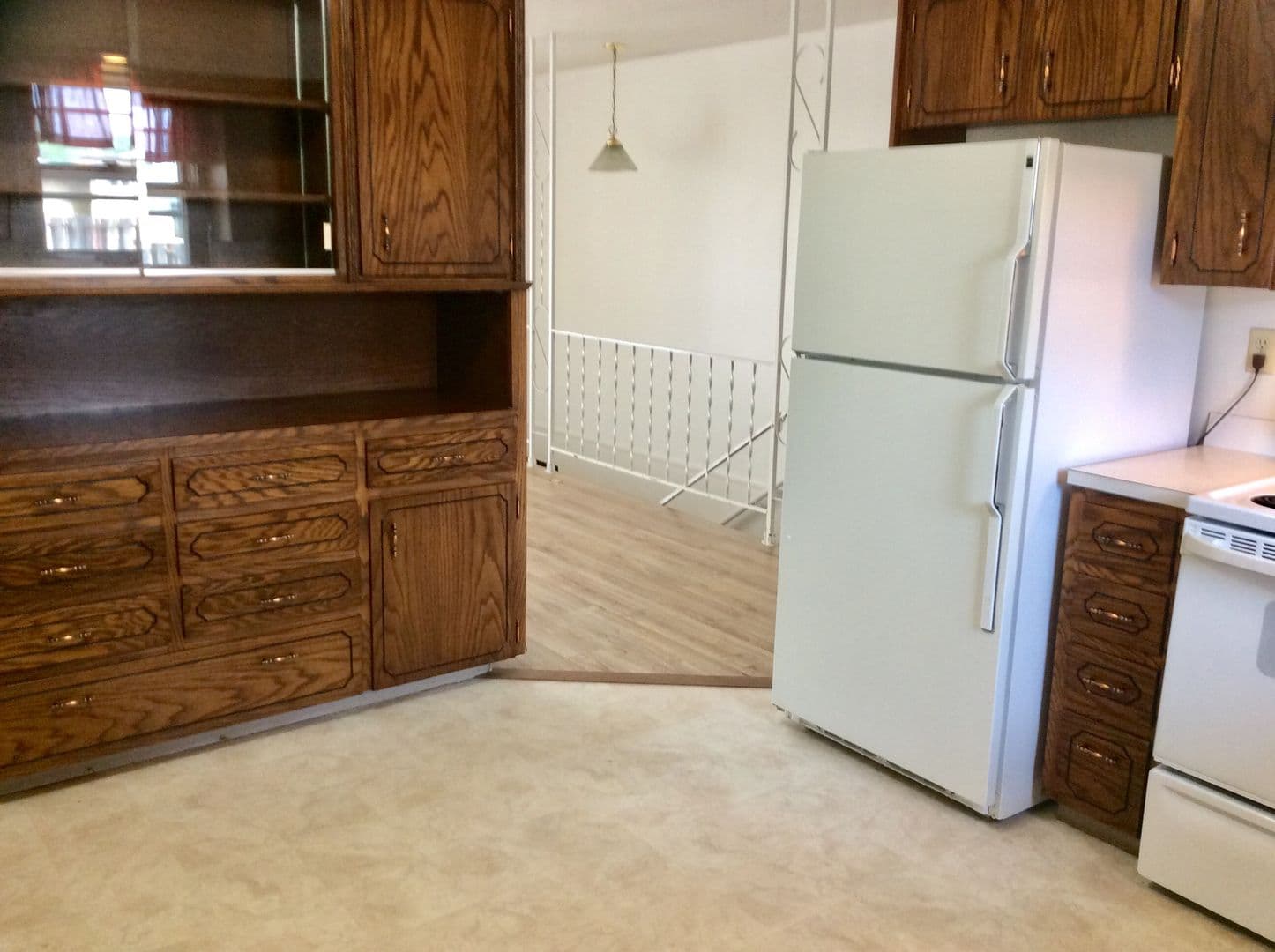 Dickinson Apartment: 971 Foster