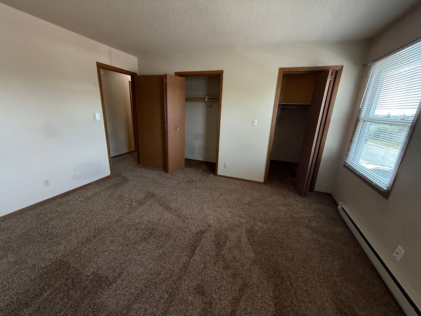 Dickinson Townhome: 386 9th Ave E