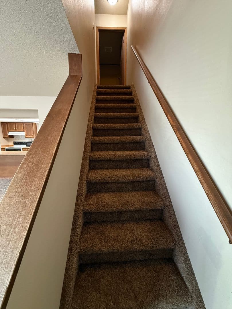 Dickinson Townhome: 386 9th Ave E