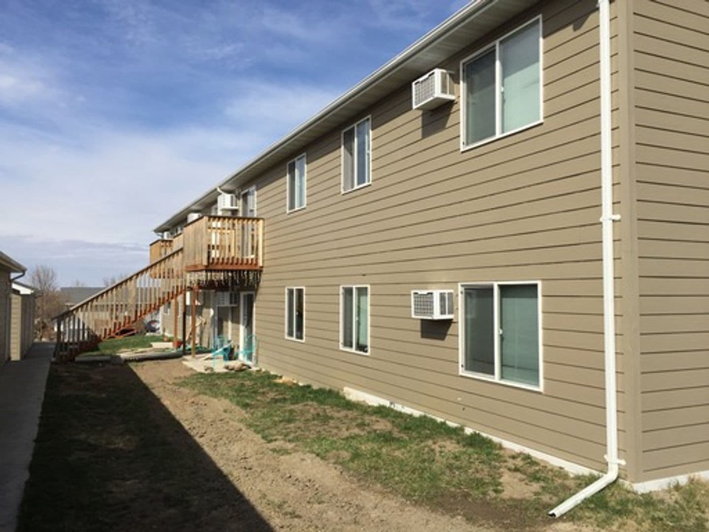 Belfield Apartment: 209 2nd St SE