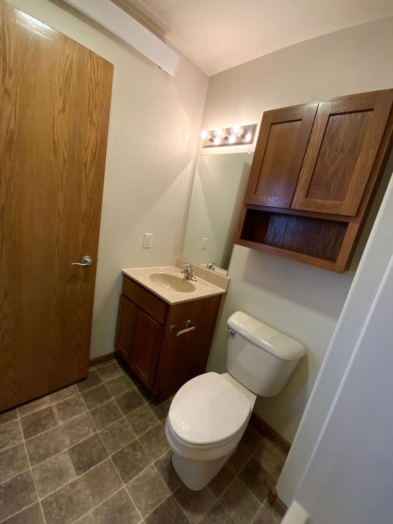 South Heart Apartment: 120 Main St E