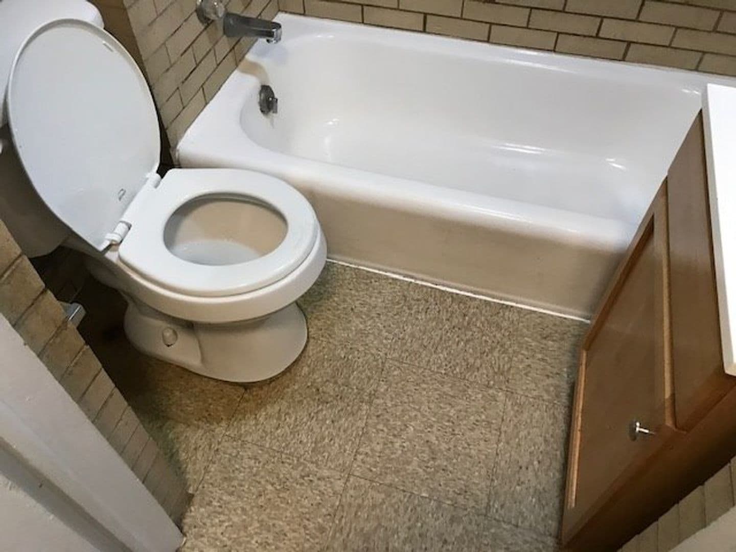 Harrisburg Apartment: 2599 Herr St