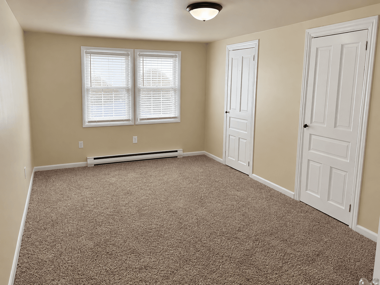Middletown Apartment: 136 Spring St