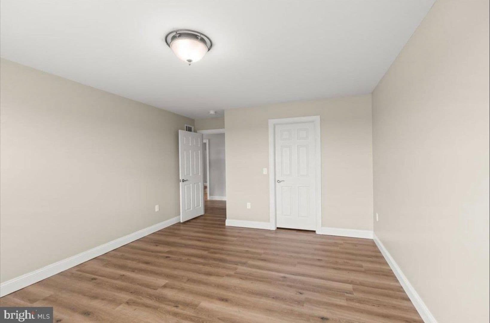 Harrisburg House: 777 Oak Leaf Lane