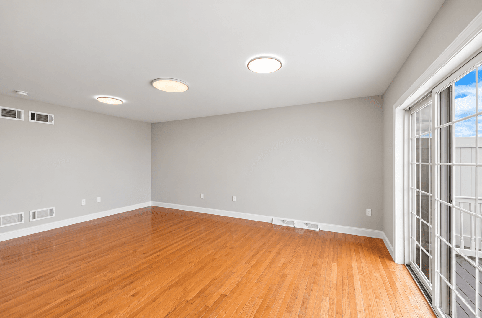 Harrisburg House: 777 Oak Leaf Lane