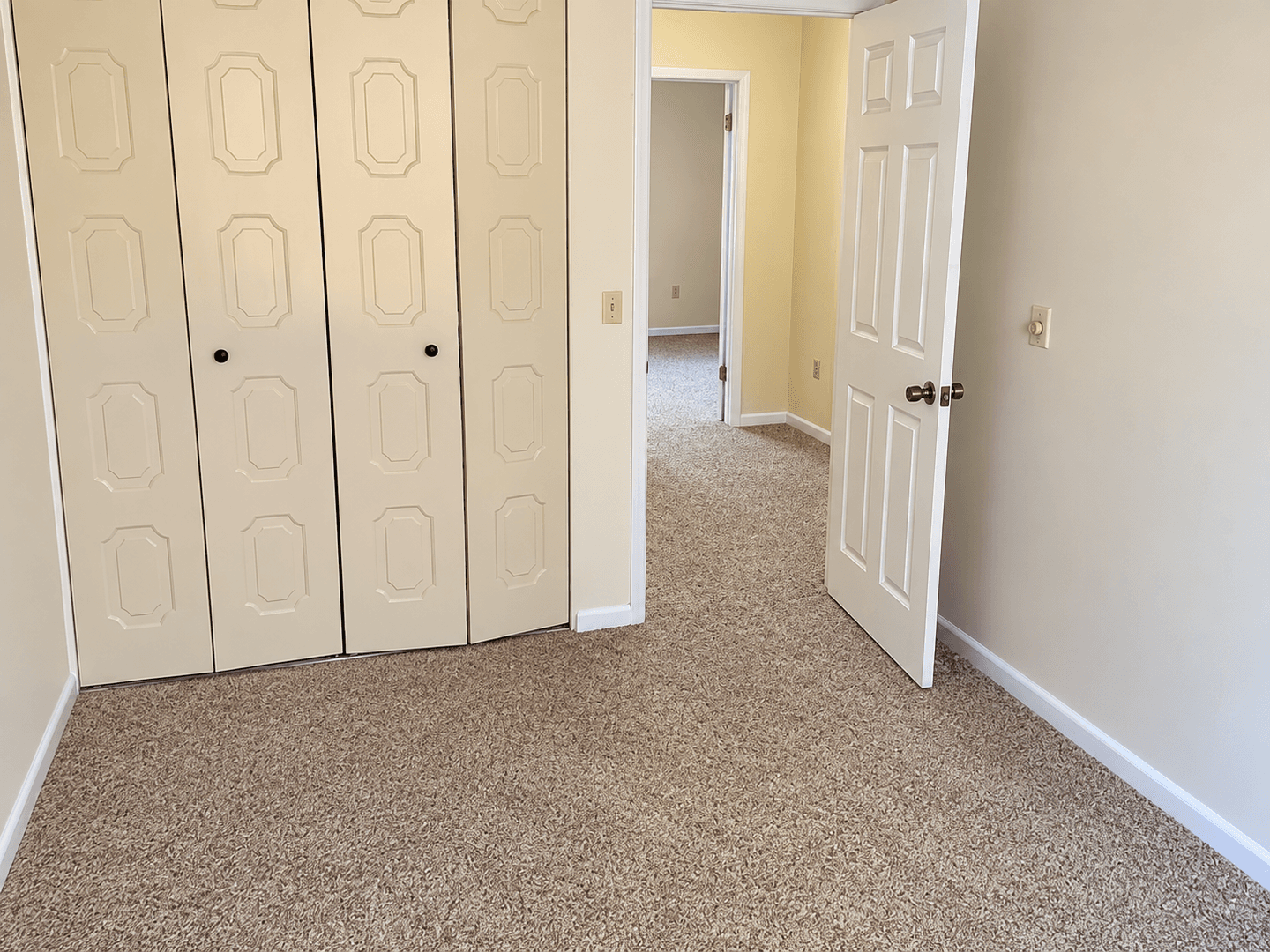 Hummelstown House: 1256 Peggy Drive