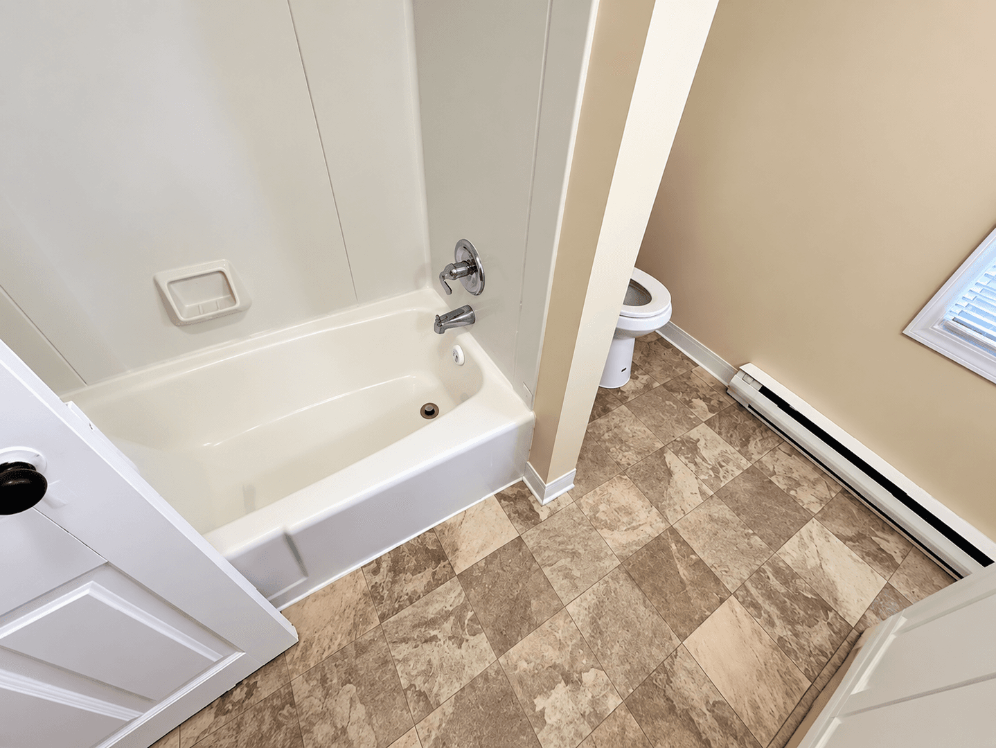 Middletown Apartment: 136 Spring St