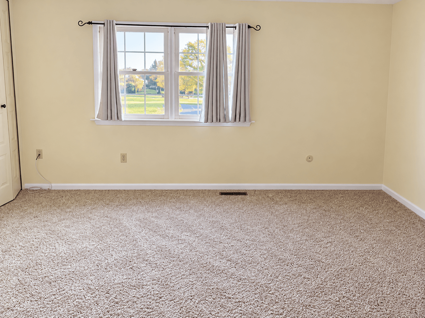 Hummelstown House: 1256 Peggy Drive