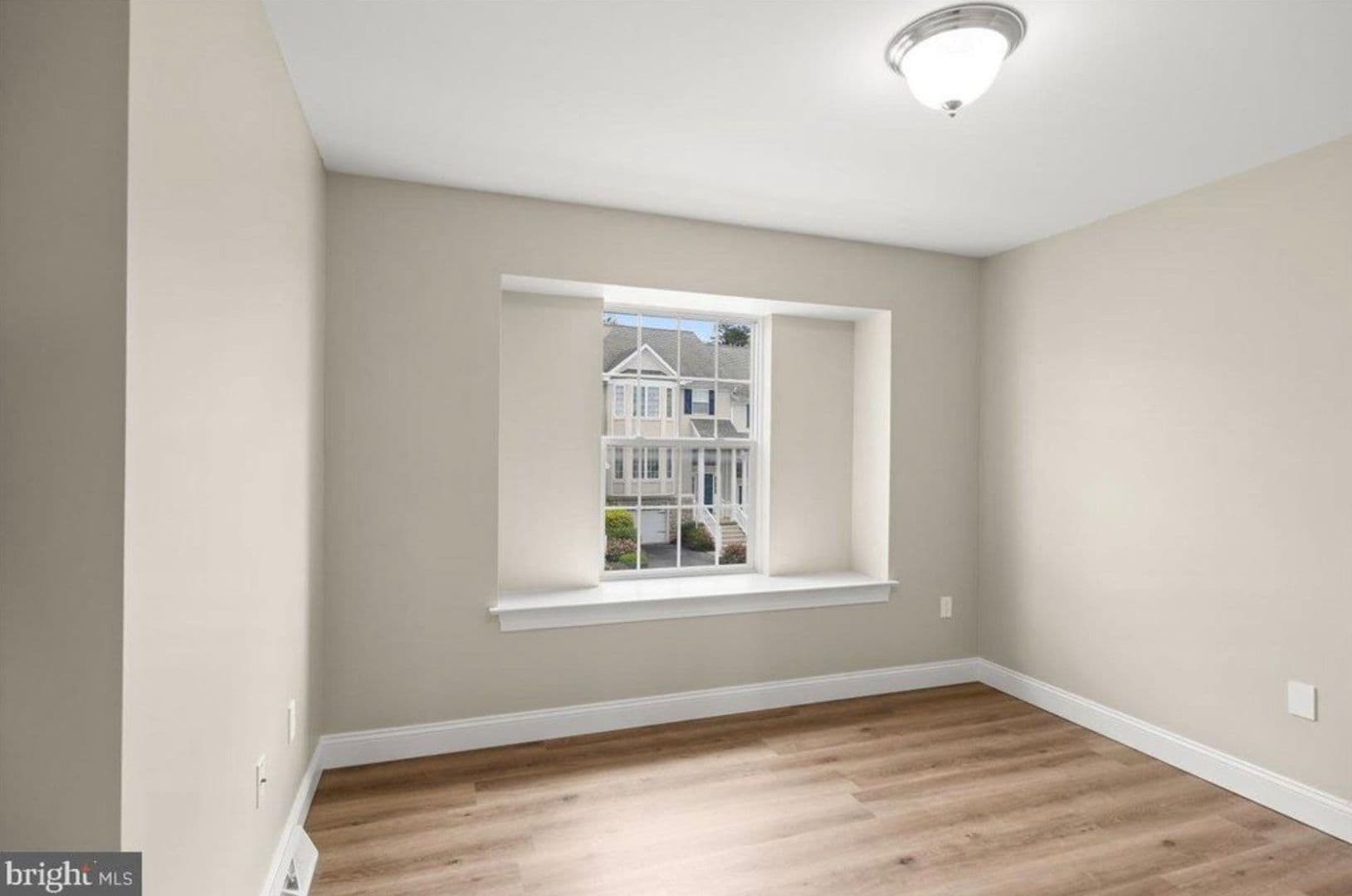 Harrisburg House: 777 Oak Leaf Lane
