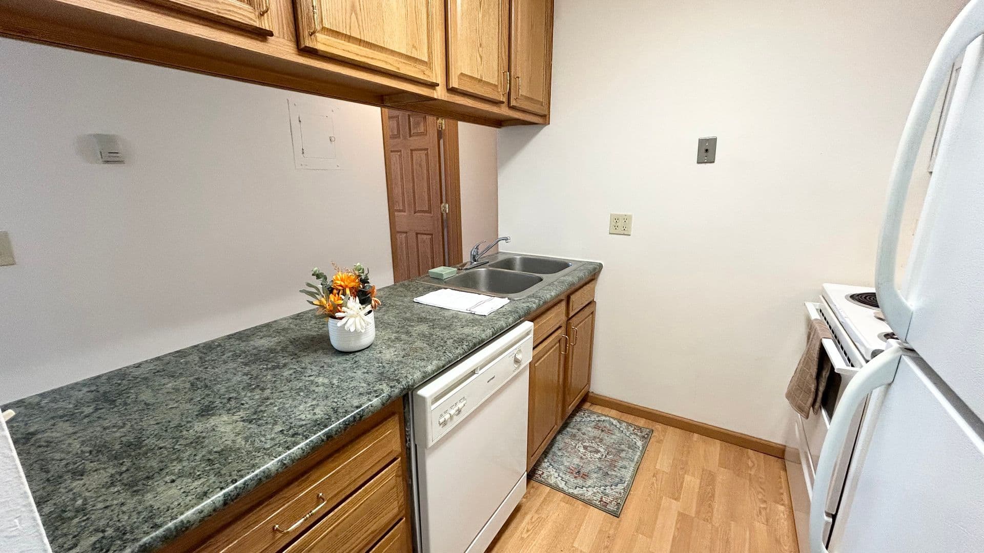 Fargo Apartment: 2542 Villa Dr S