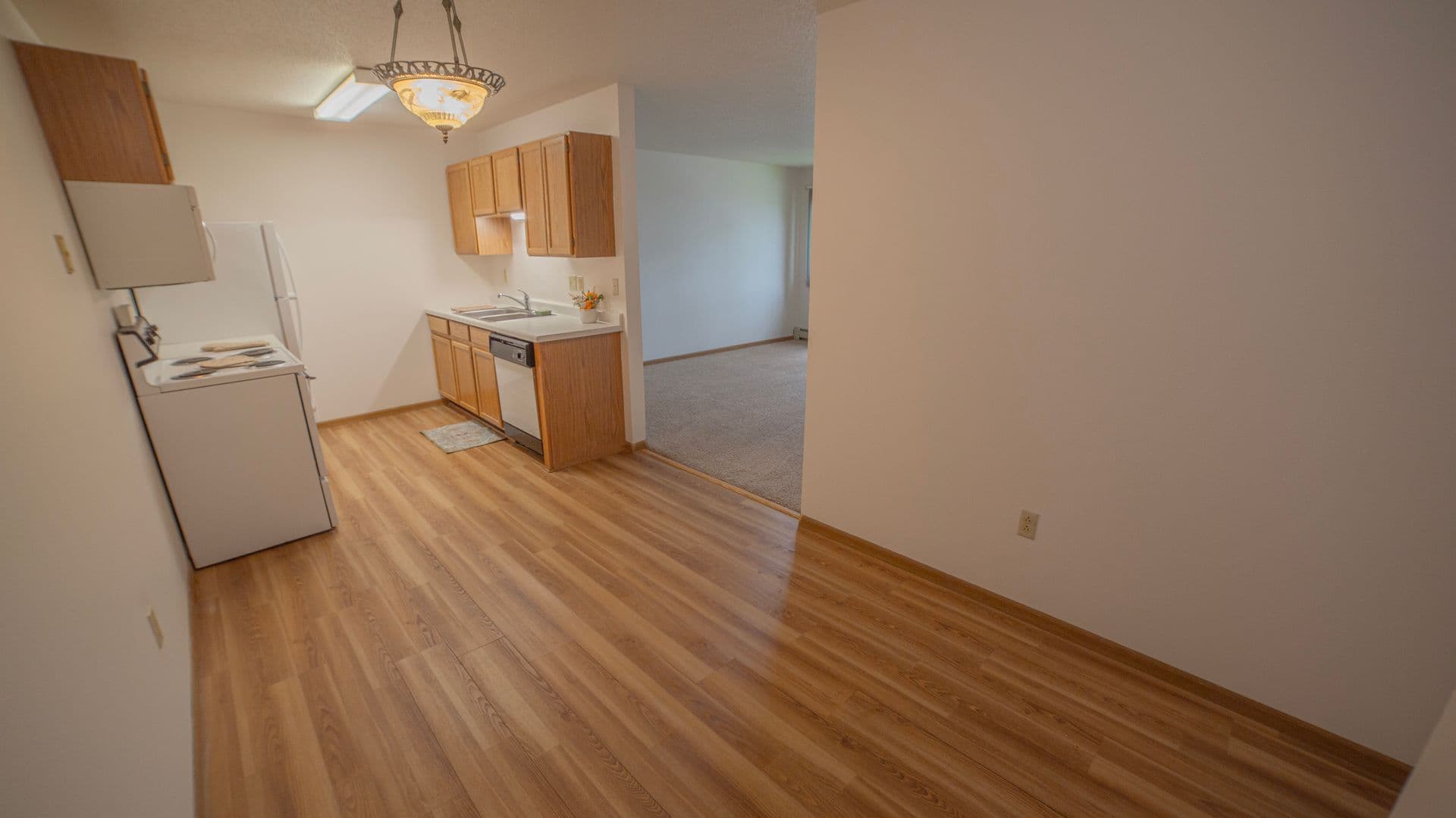 Fargo Apartment: 3100-3120 33rd St S