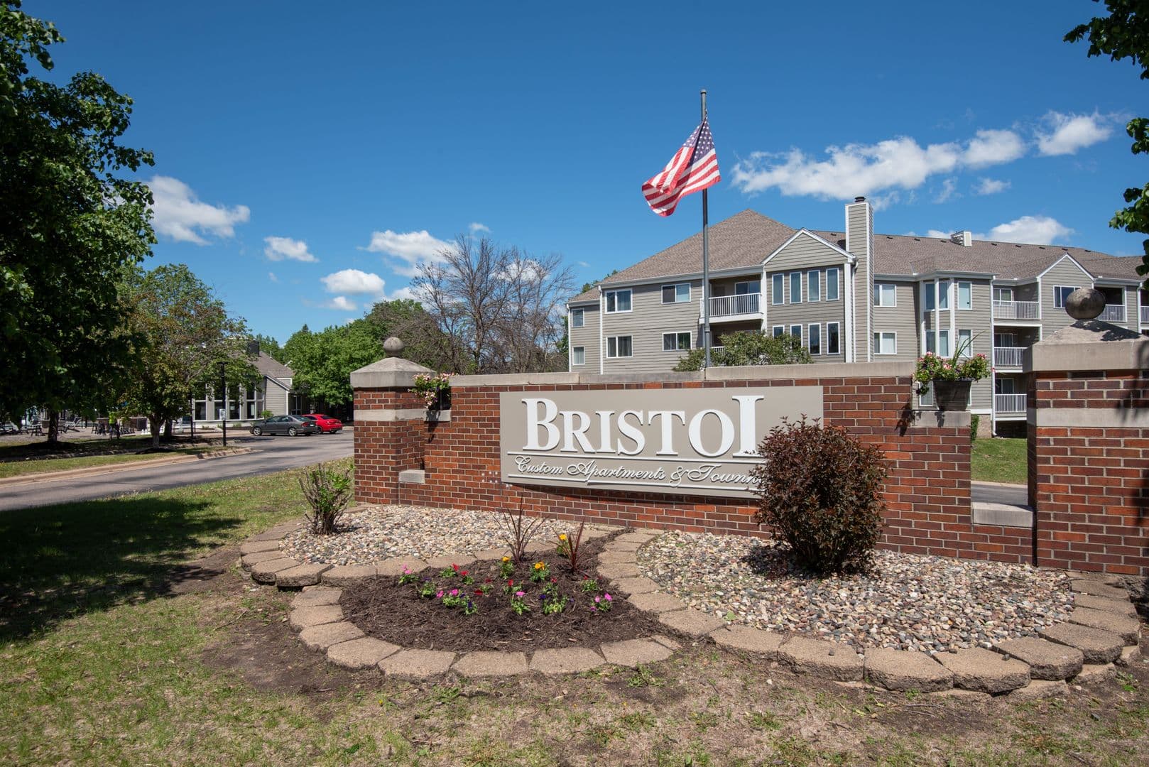 Bloomington Apartment: 7300 Bristol Village Dr