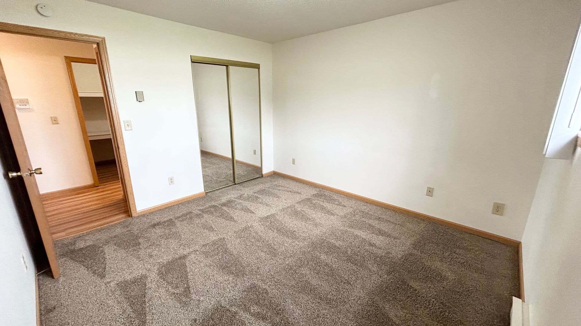 Fargo Apartment: 2542 Villa Dr S