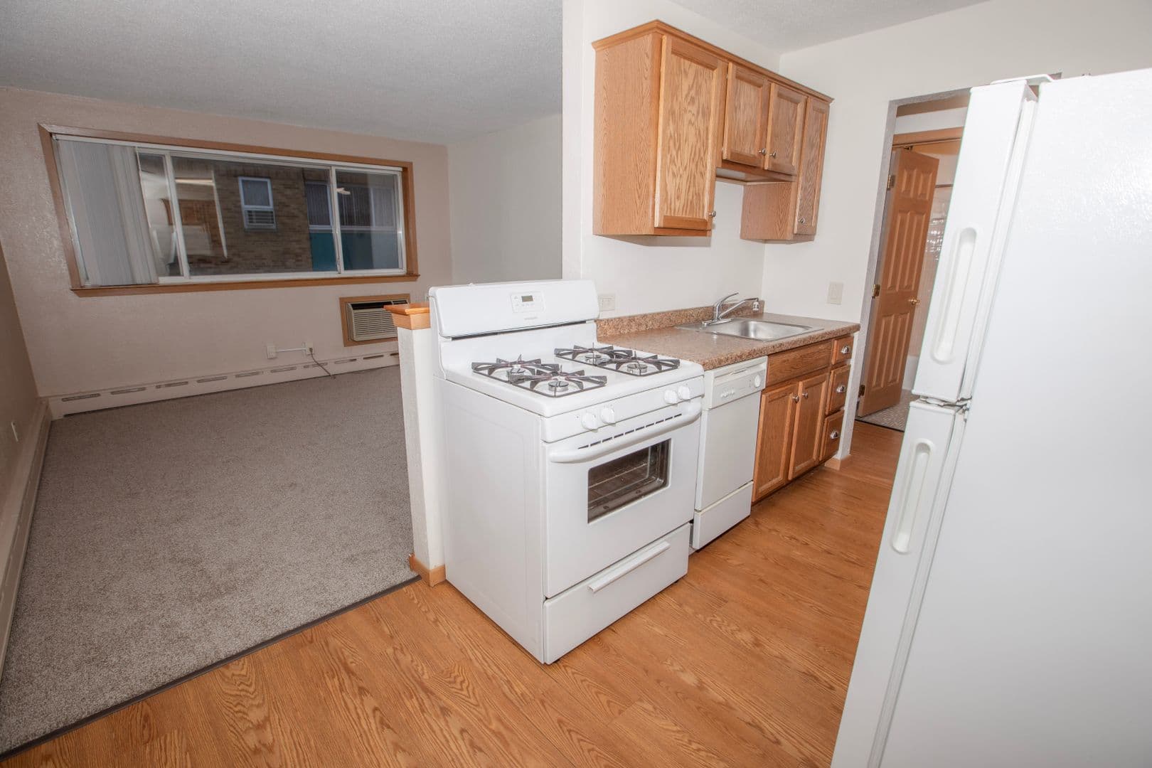 Minneapolis Apartment: 3431 Dupont Ave South