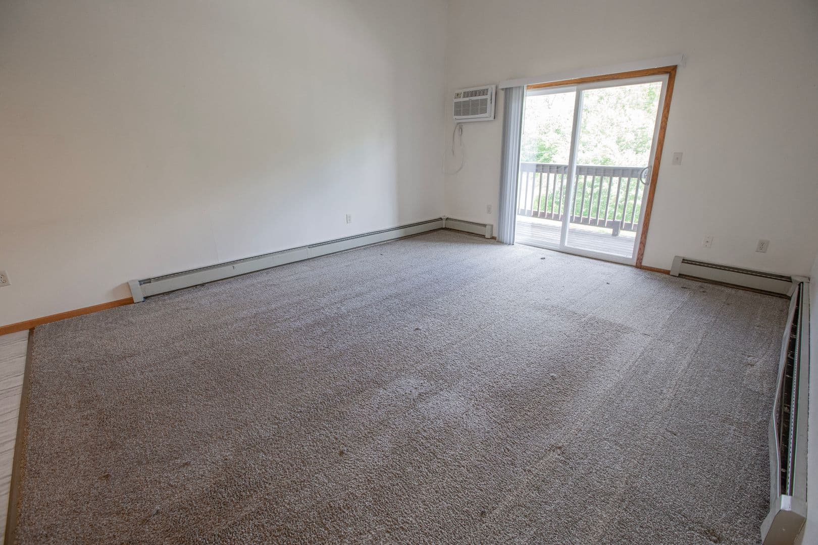 Duluth Apartment: 607 Kenwood Ave.