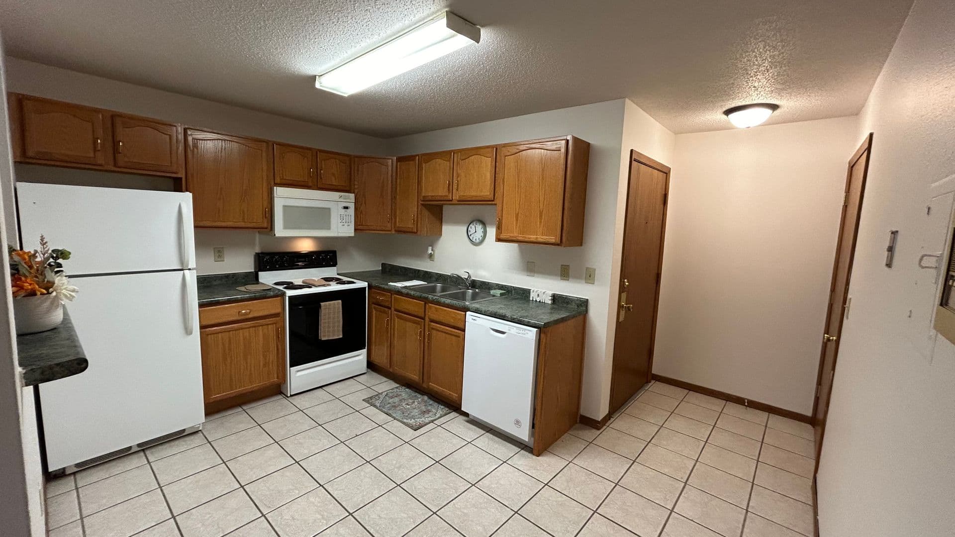 Fargo Apartment: 1342-1350 N. Broadway