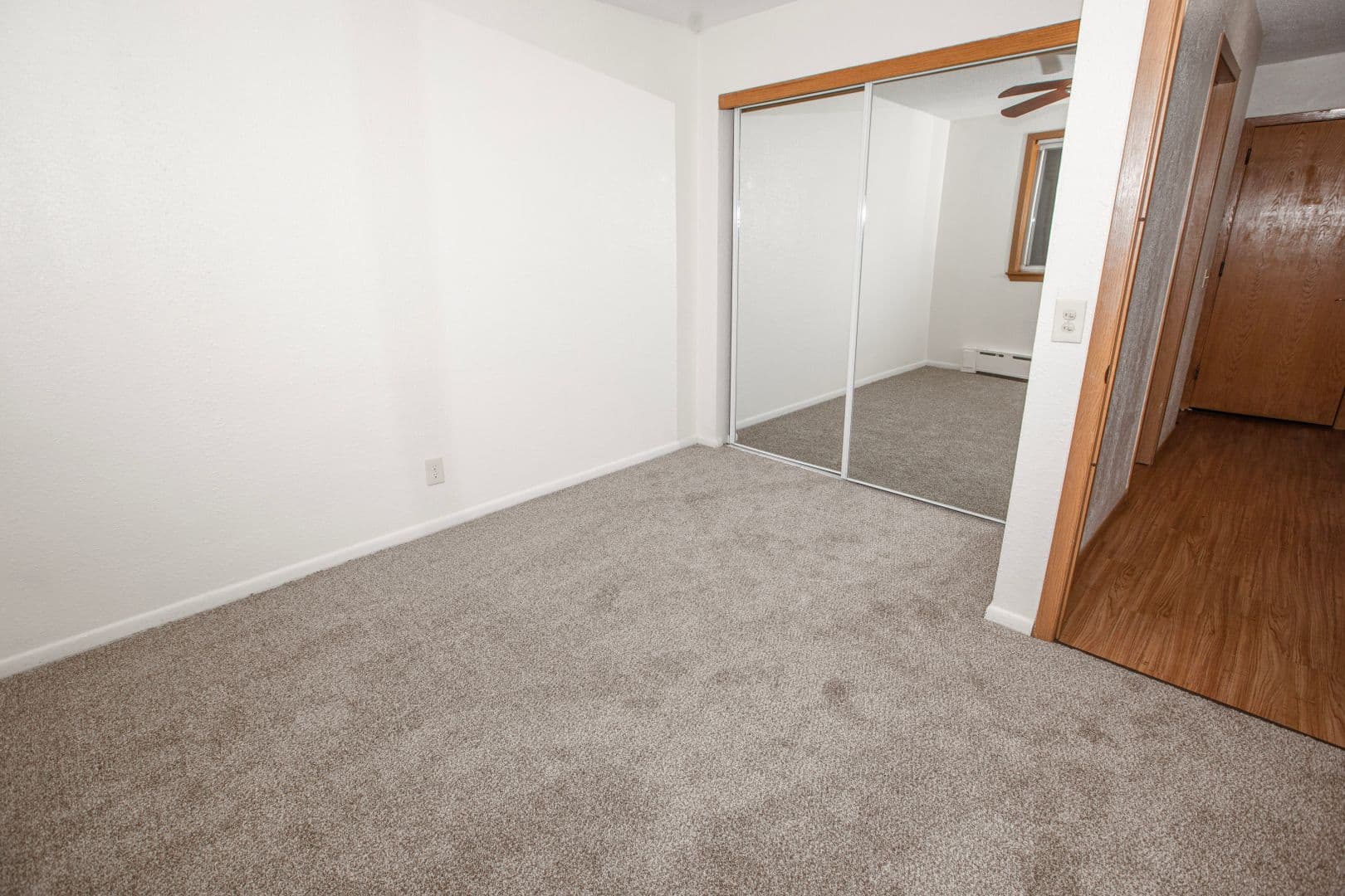 Minneapolis Apartment: 3431 Dupont Ave South