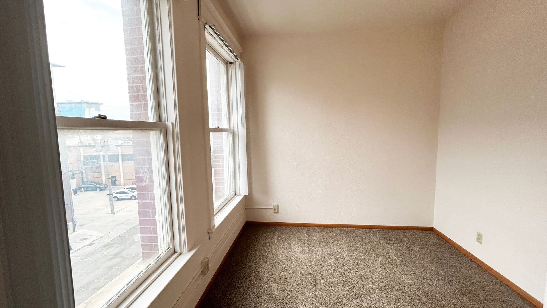 Fargo Apartment: 26 Robert St N.