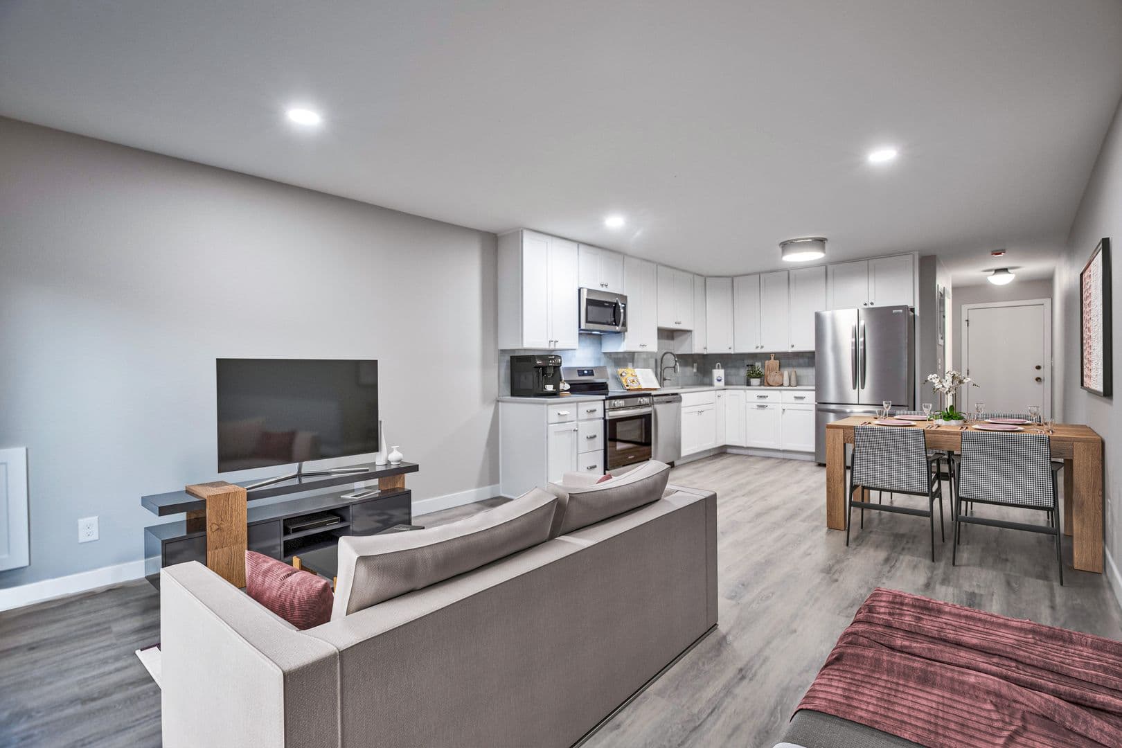 Excelsior Apartment: 322 Lake Street