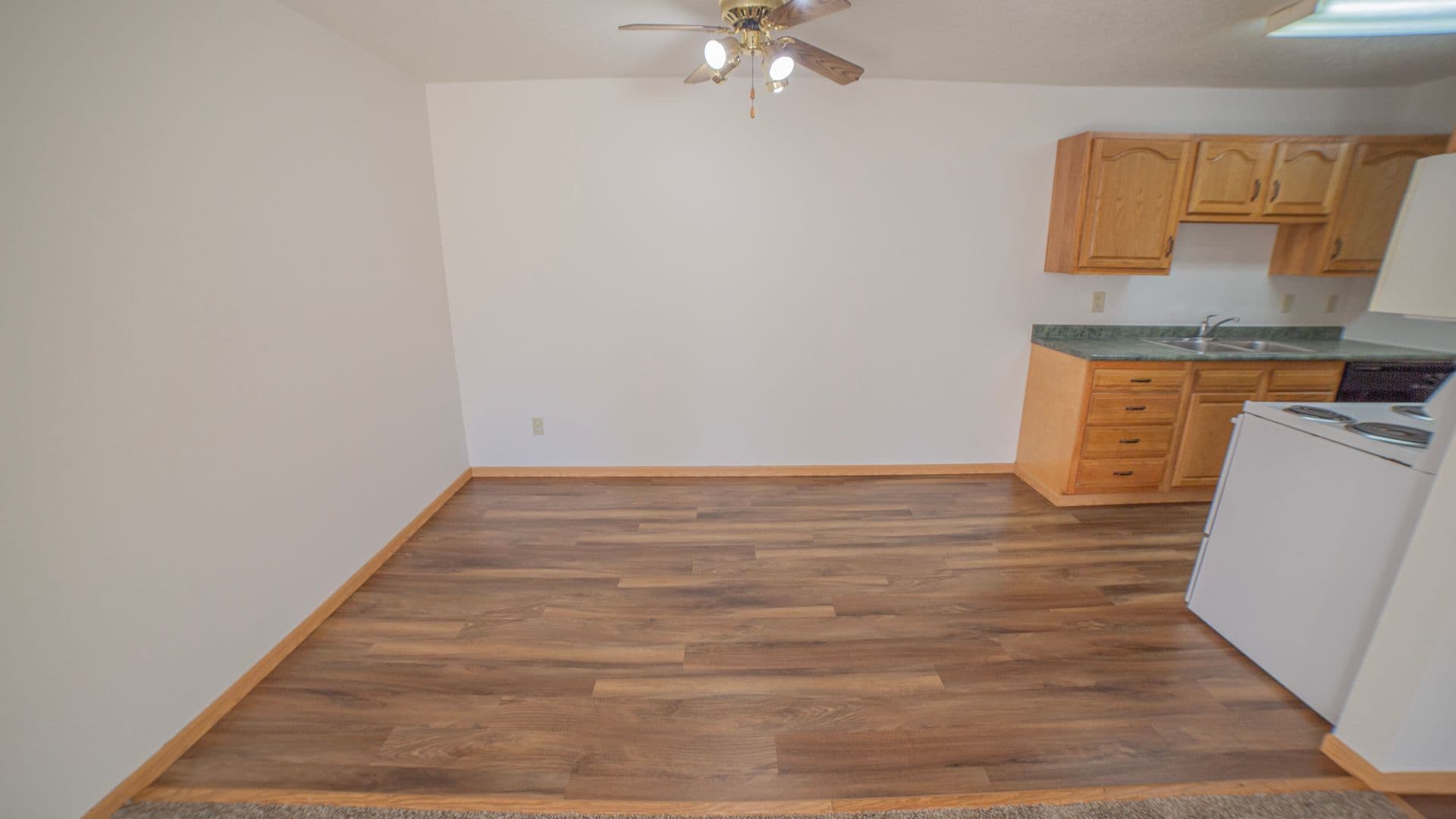 Fargo Apartment: 1342-1350 N. Broadway