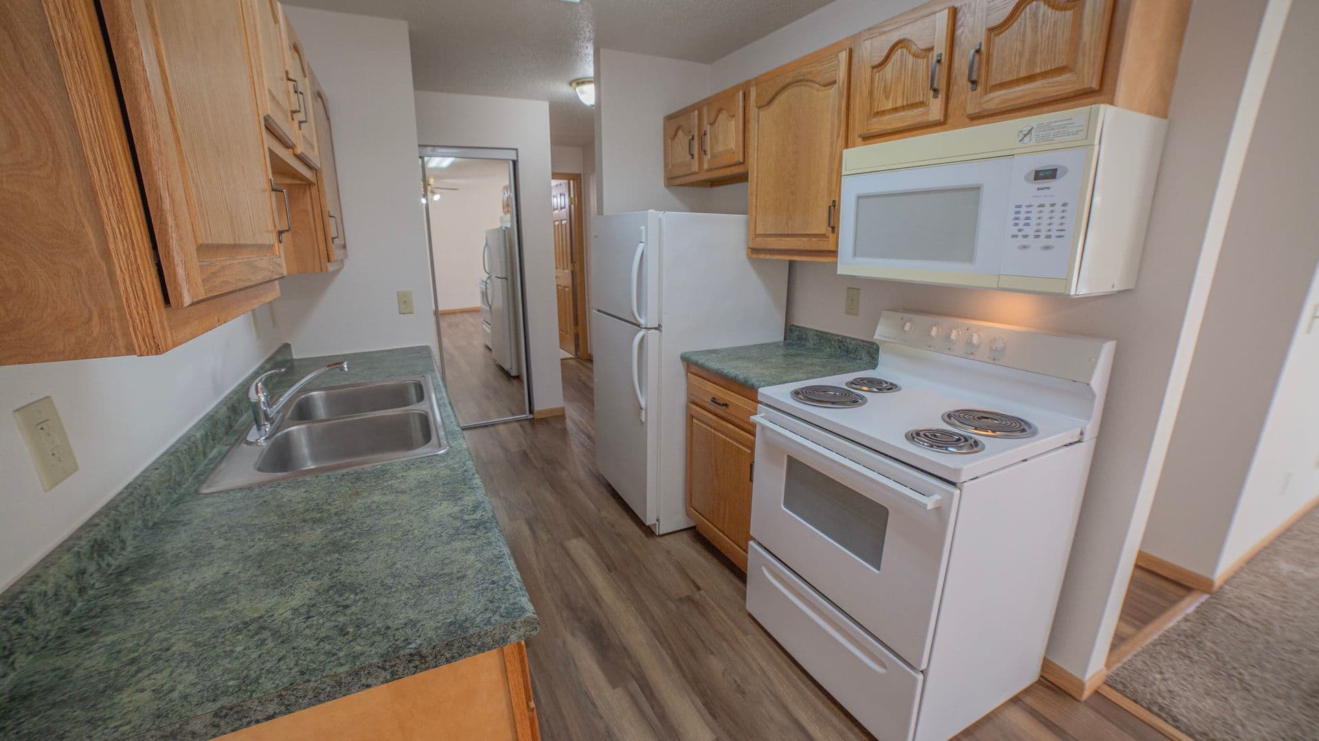 Fargo Apartment: 1342-1350 N. Broadway