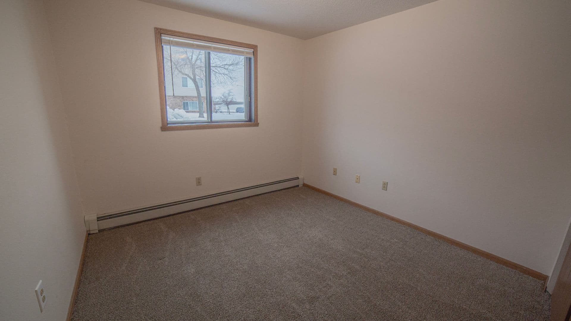 Fargo Apartment: 3100-3120 33rd St S