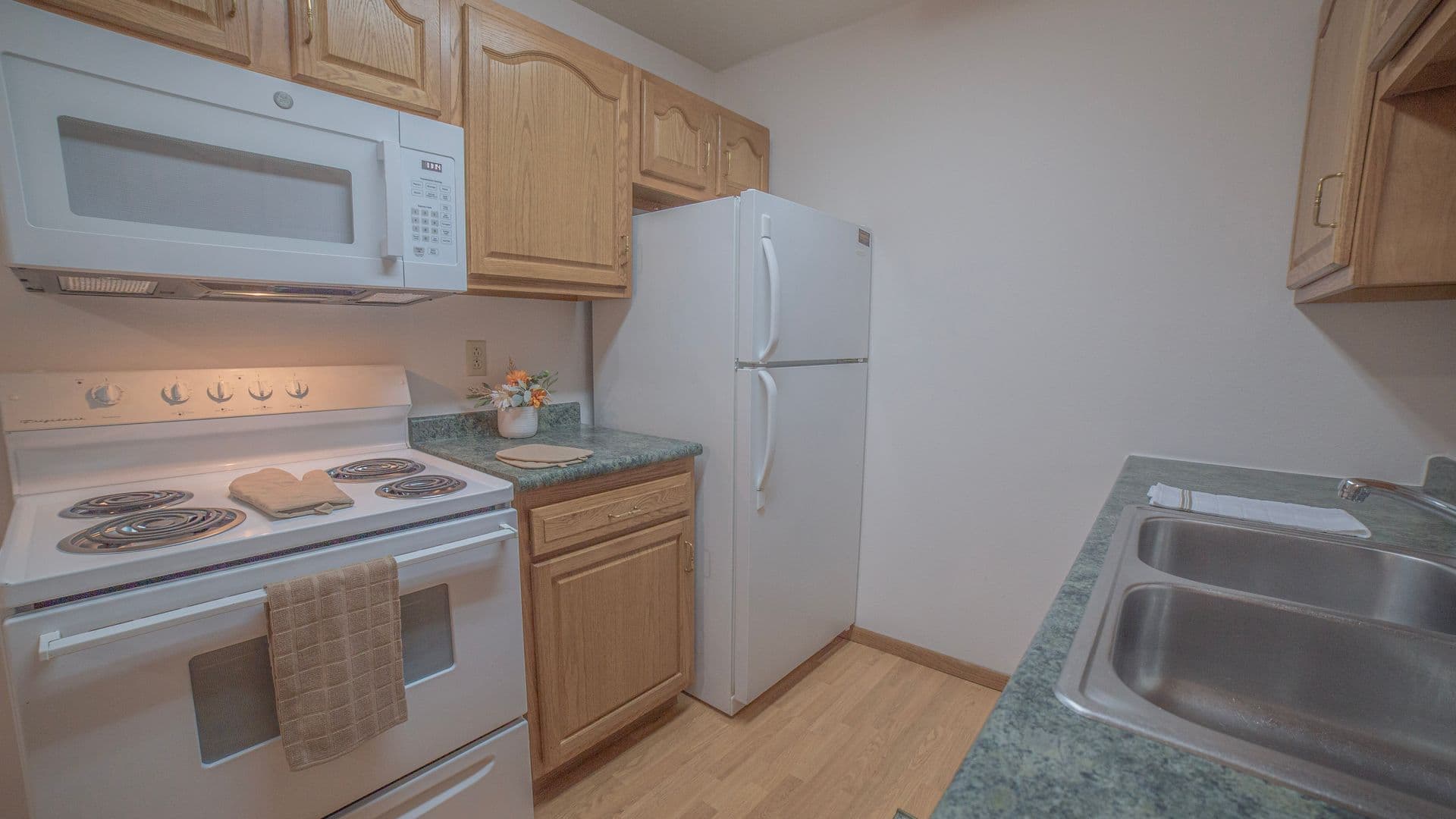 Fargo Apartment: 1342-1350 N. Broadway