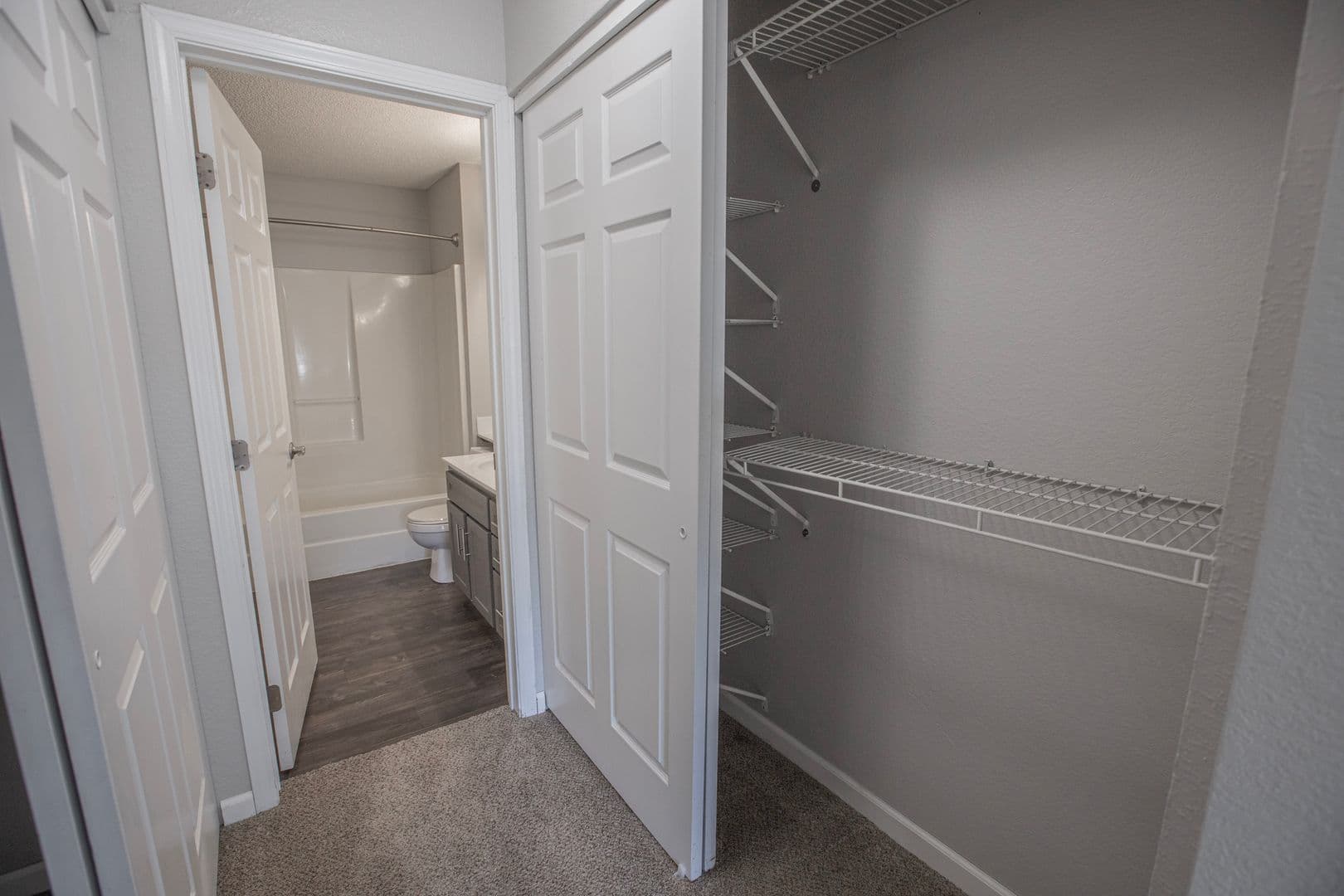 Bloomington Apartment: 7300 Bristol Village Dr