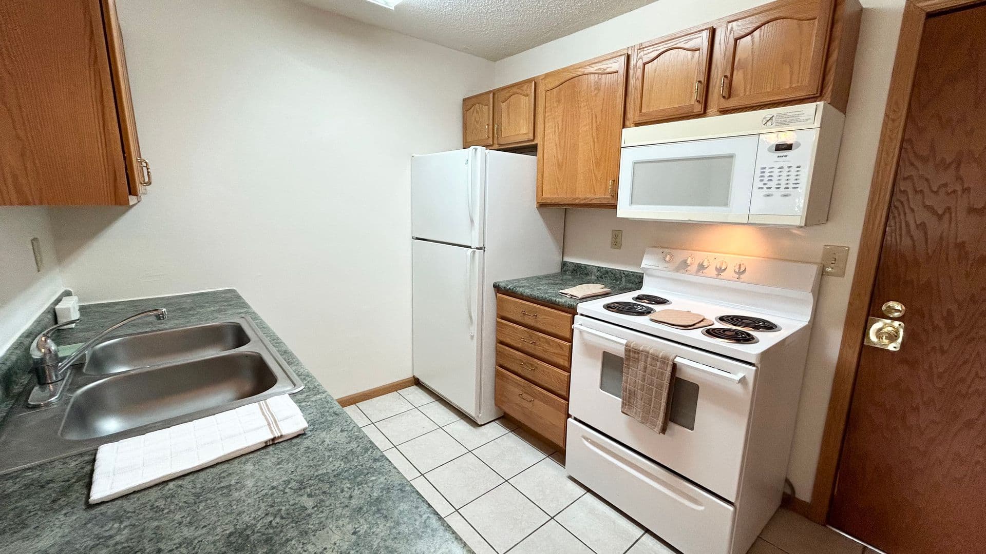 Fargo Apartment: 2542 Villa Dr S