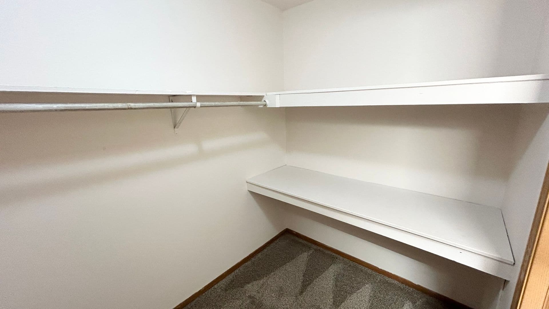 Fargo Apartment: 2542 Villa Dr S
