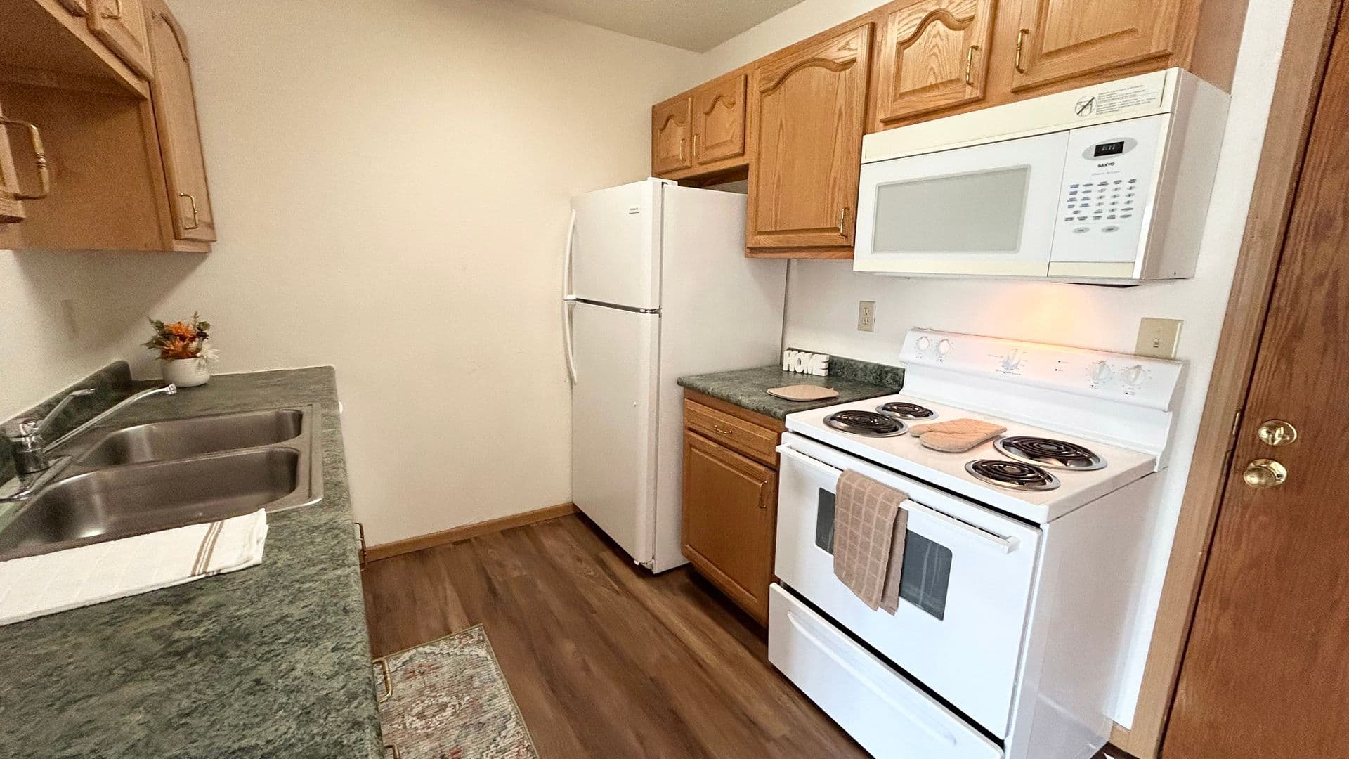 Fargo Apartment: 2542 Villa Dr S