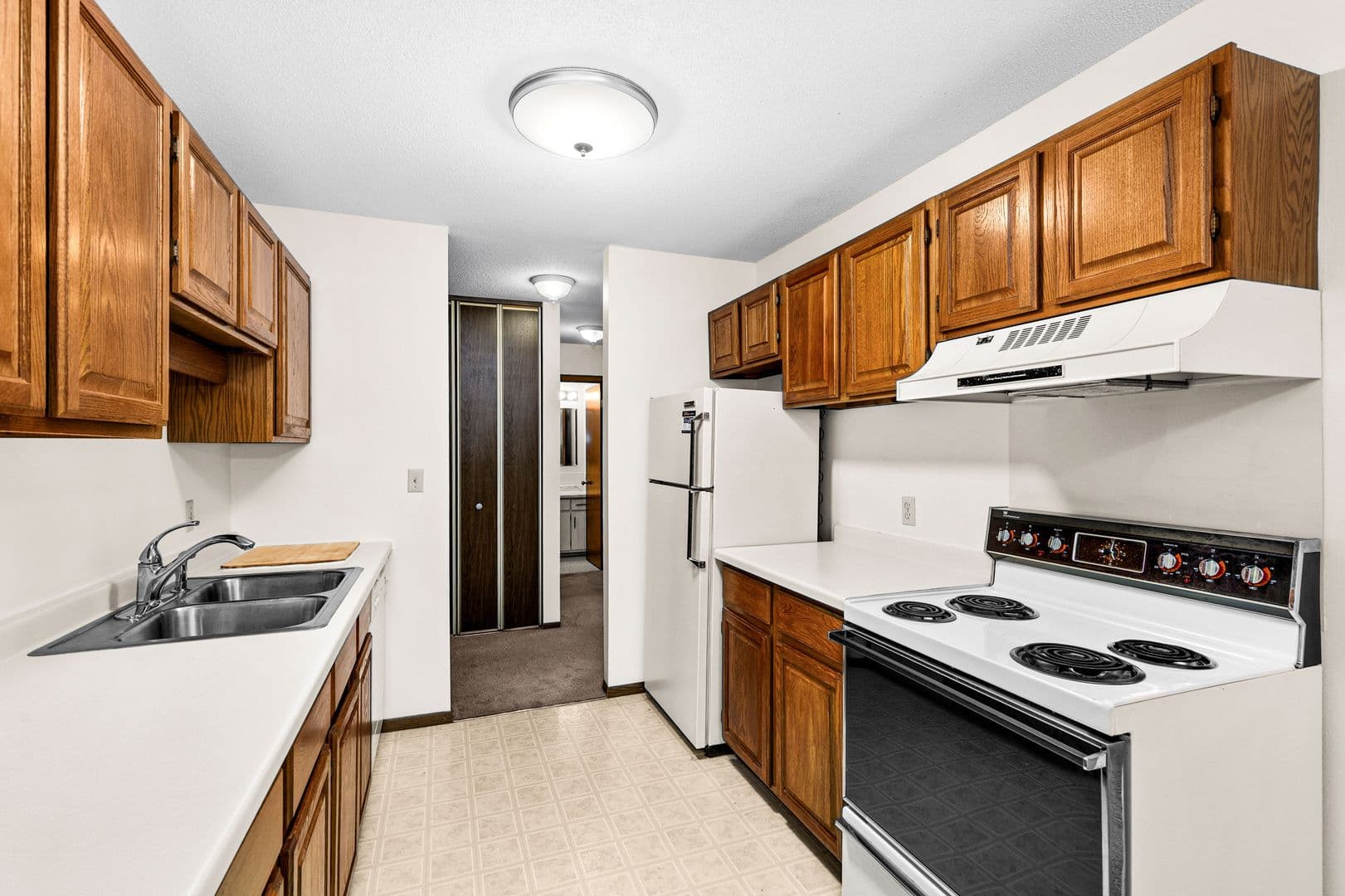 Duluth Apartment: 502 N. Oak Bend Dr