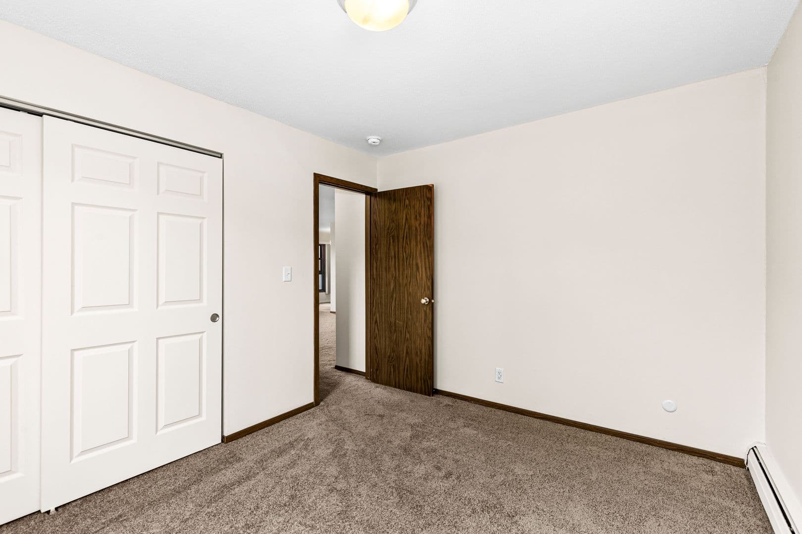 Duluth Apartment: 502 N. Oak Bend Dr