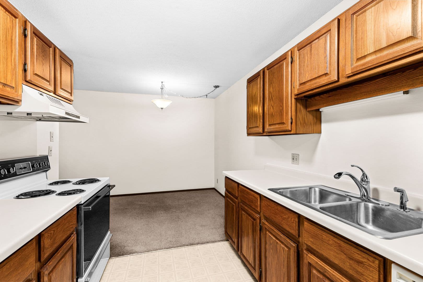 Duluth Apartment: 502 N. Oak Bend Dr