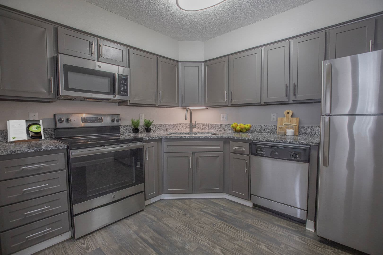 Bloomington Apartment: 7300 Bristol Village Dr