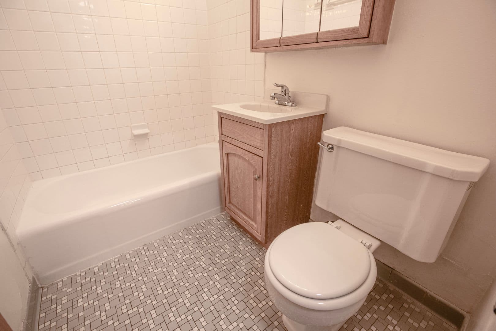 Minneapolis Apartment: 3431 Dupont Ave South