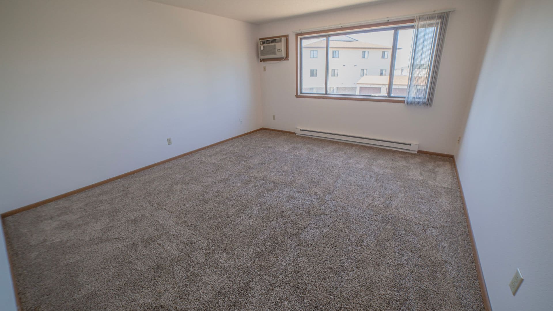 Fargo Apartment: 4318-4416 9th Ave Circle SW