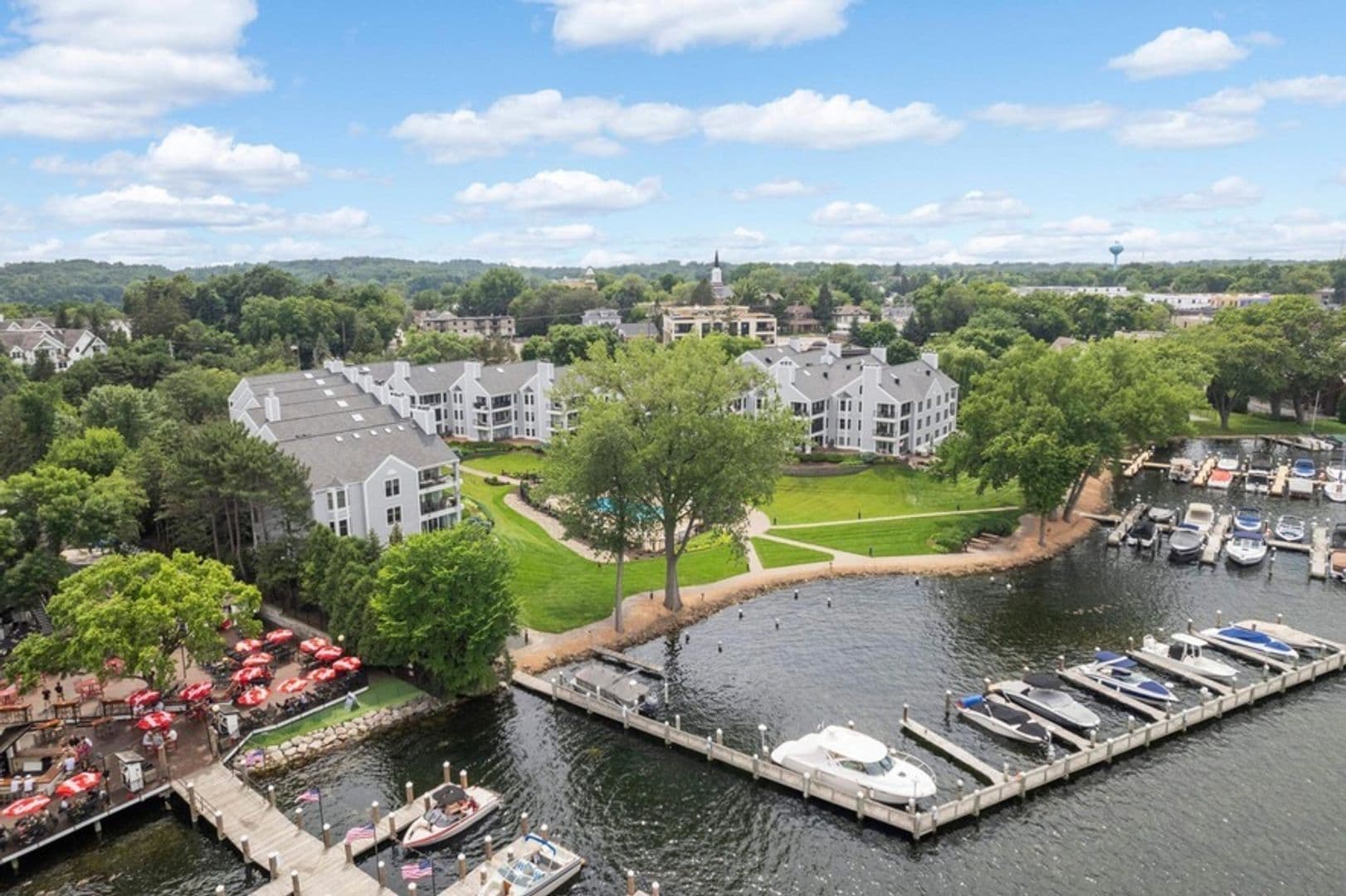 Excelsior Apartment: 603 Lake St