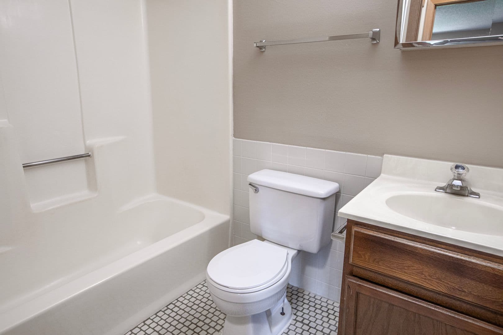 Northfield Apartment: 1401 Heritage Drive