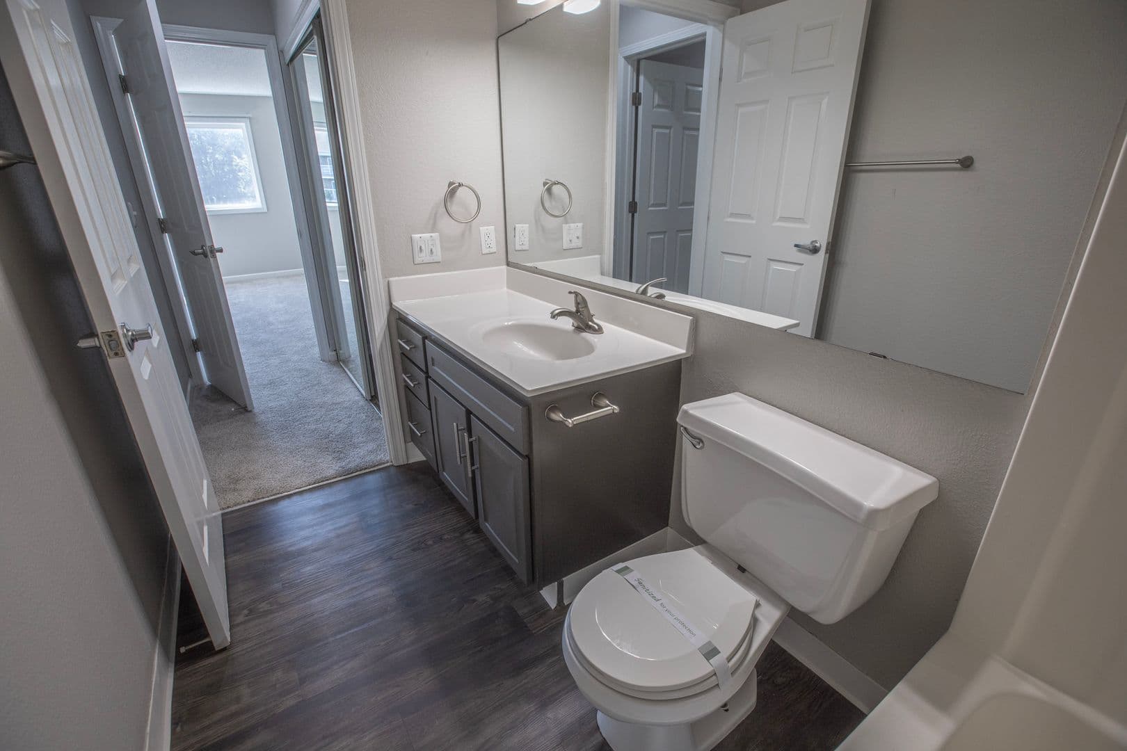 Bloomington Apartment: 7300 Bristol Village Dr
