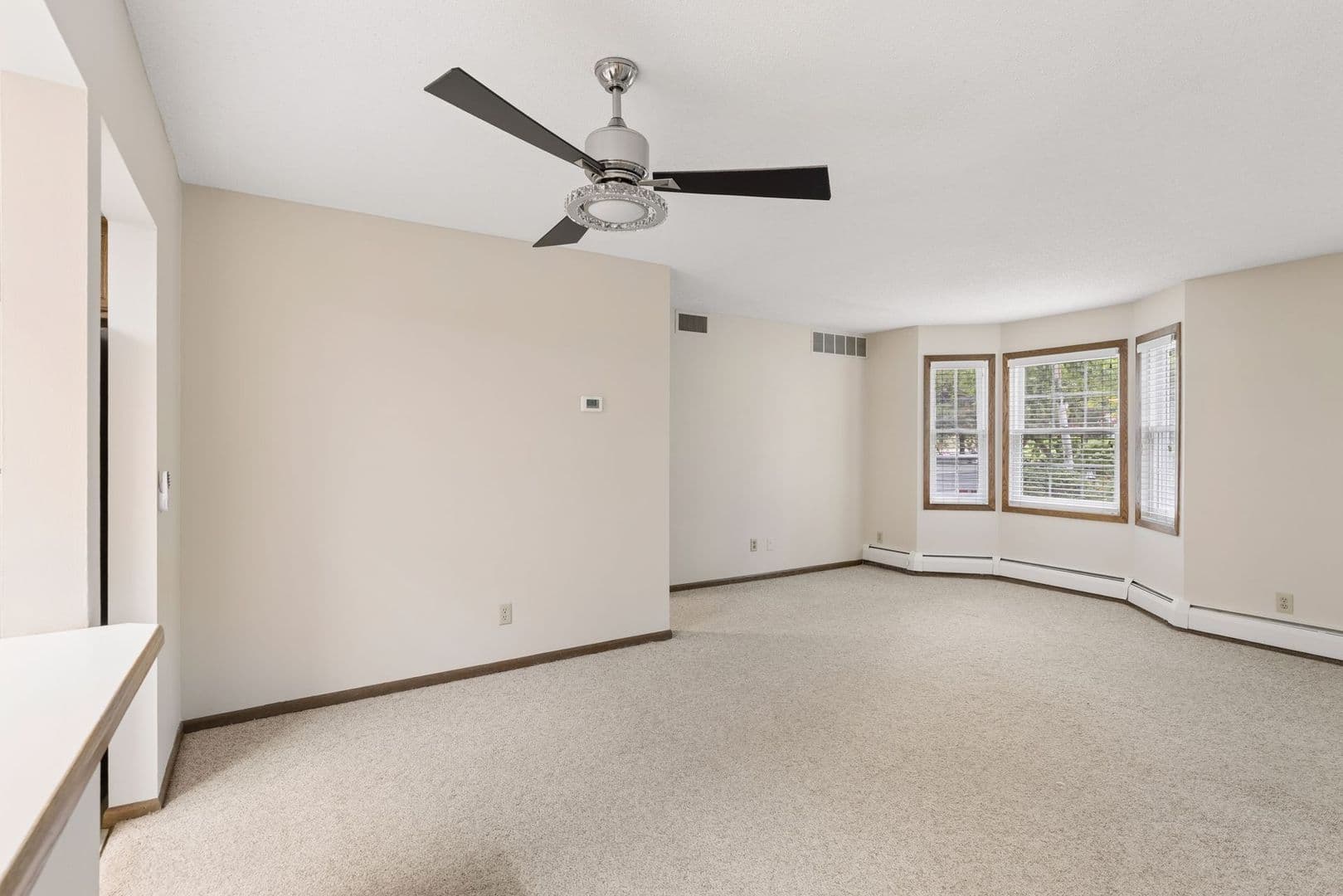 Excelsior Apartment: 603 Lake St