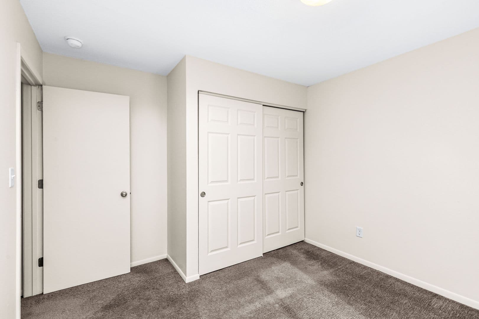 Duluth Apartment: 502 N. Oak Bend Dr