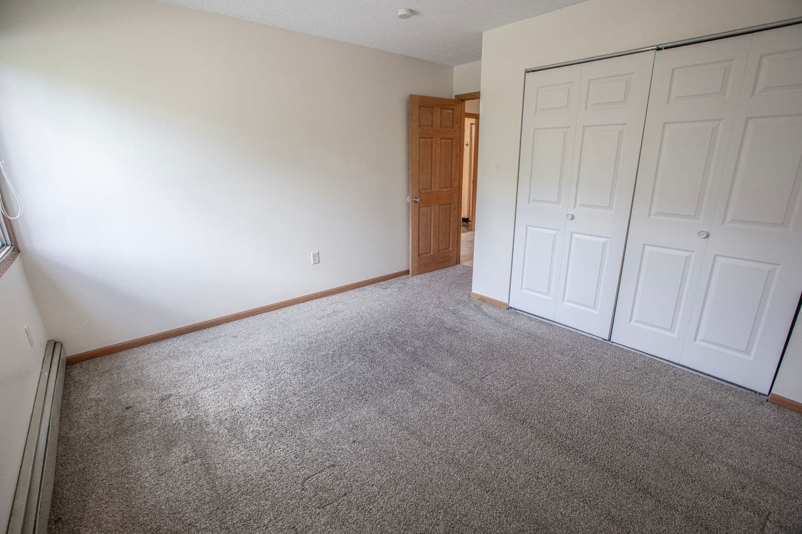 Duluth Apartment: 607 Kenwood Ave.