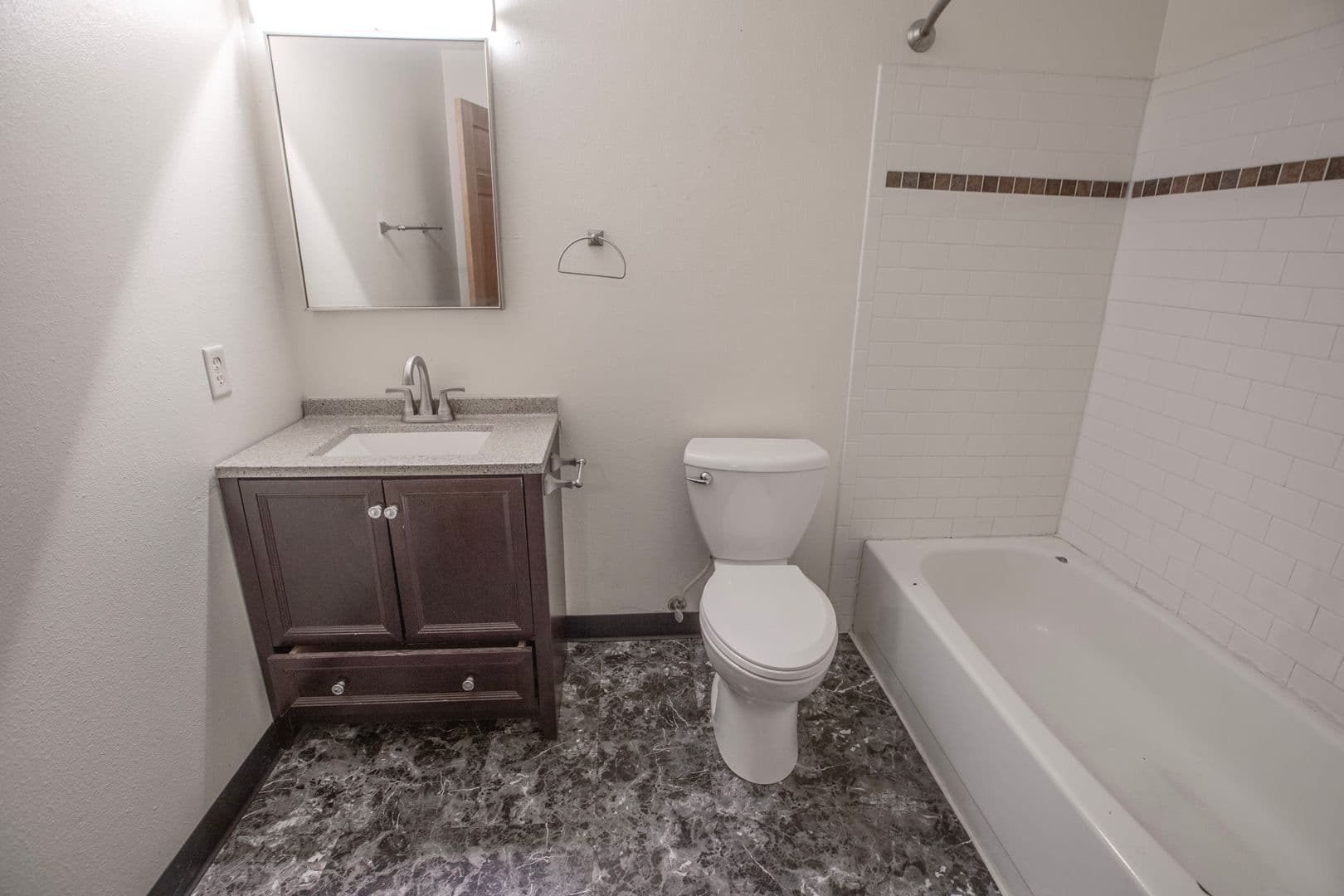 Duluth Apartment: 607 Kenwood Ave.