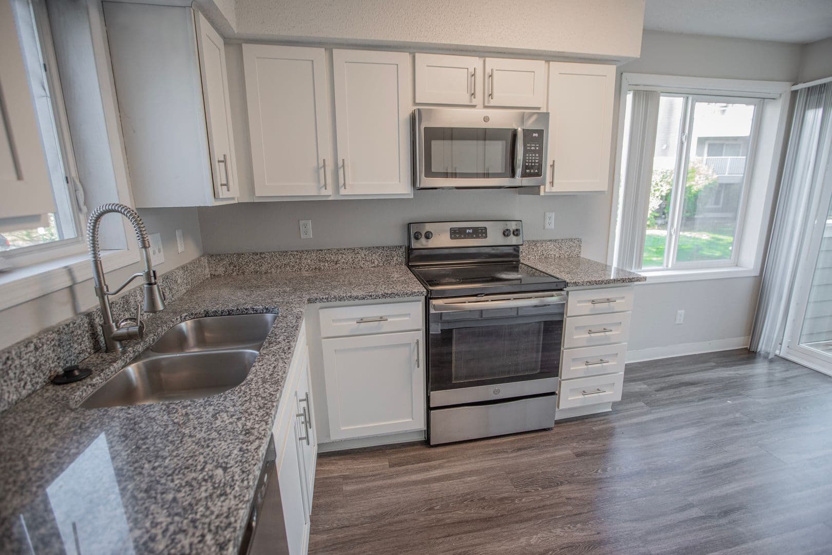 Bloomington Townhome: 7301 Bristol Village Dr