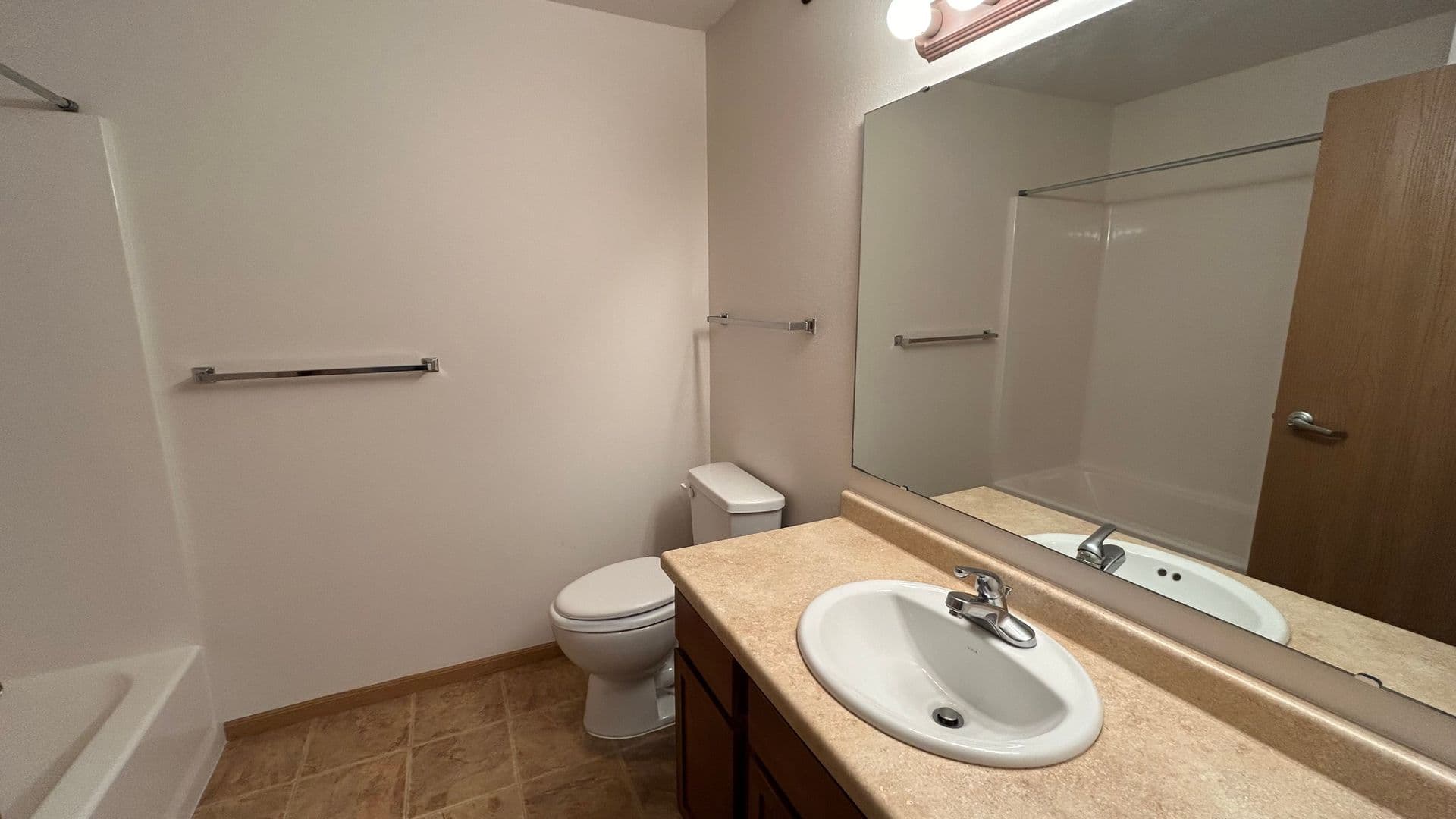 Moorhead Apartment: 800-810 41st Ave South
