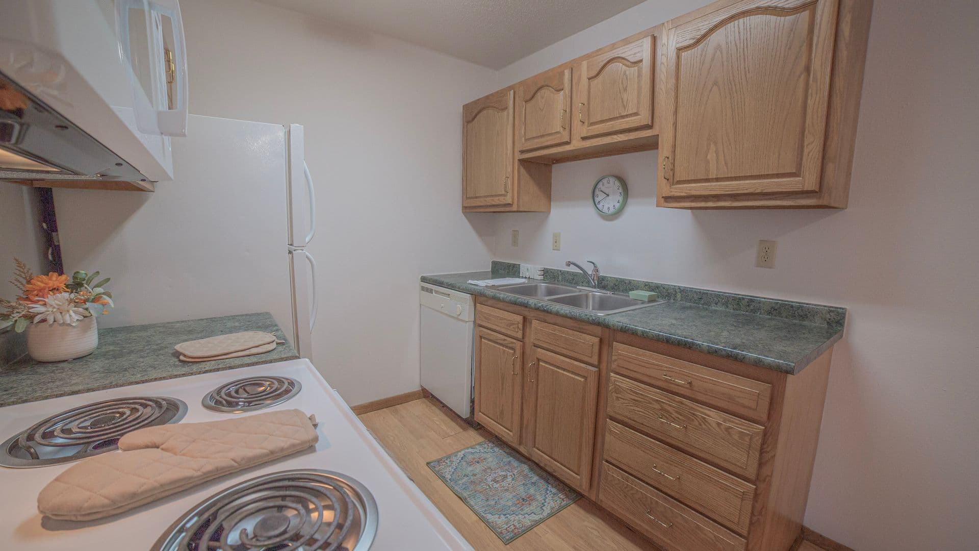 Fargo Apartment: 1342-1350 N. Broadway