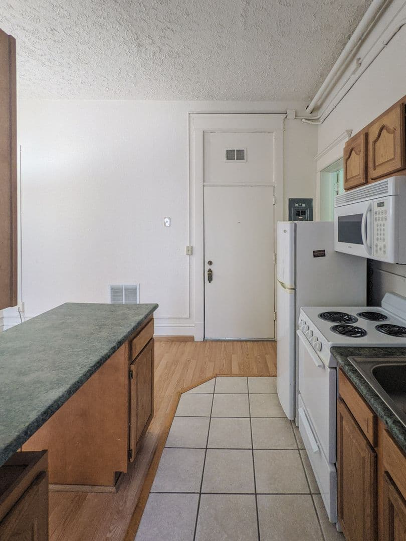 Fargo Apartment: 26 Robert St N.